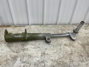 Cherokee PA-28 140 right main landing gear leg shock 65319-4 63305-5 65319-04